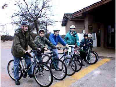biketrek3.jpg (22612 bytes)
