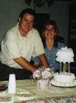 cutting cake.jpg (5136 bytes)