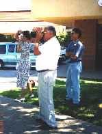 dad taking pictures.jpg (5452 bytes)