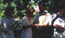 elizabeth and ring.jpg (5635 bytes)